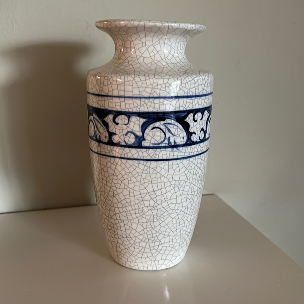 Vintage Dedham Potting Shed Vase signed 1985